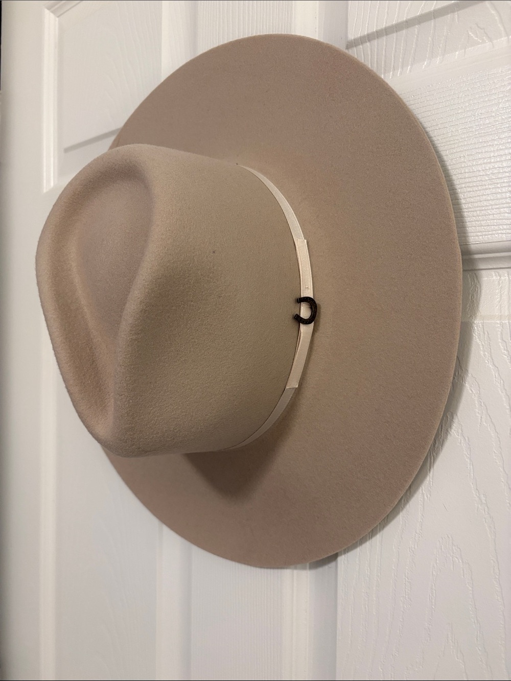 Tecovas ‘The Bell Wool Cowgirl Hat’ Cream Wool Color.